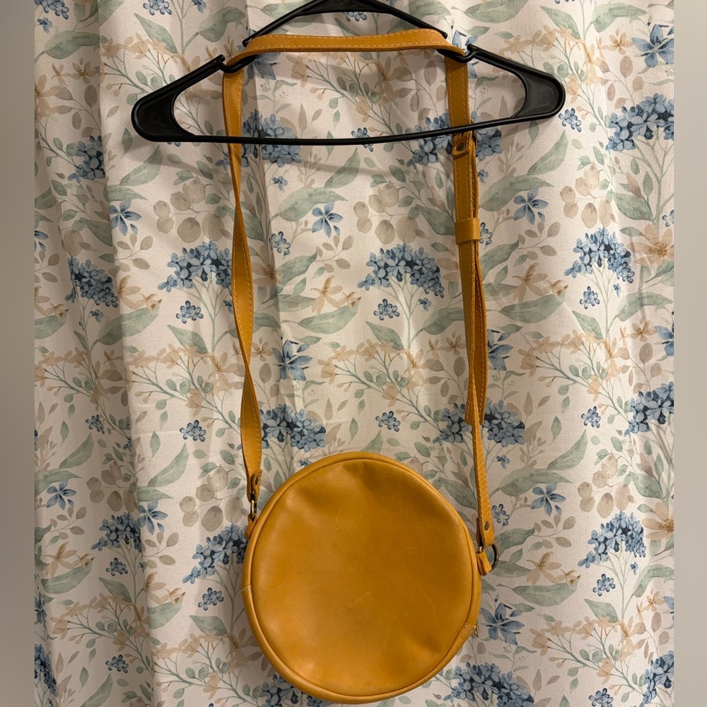 Sunflower Circle Crossbody bag large by Portland Leather - Picture 4 of 12